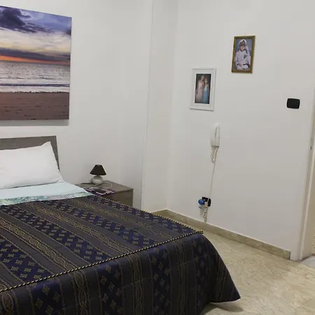 Carlo V - Via Buccarella 19 - 25 Apartman