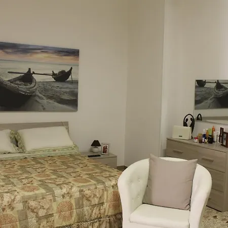 Carlo V - Via Buccarella 19 - 25 Apartman